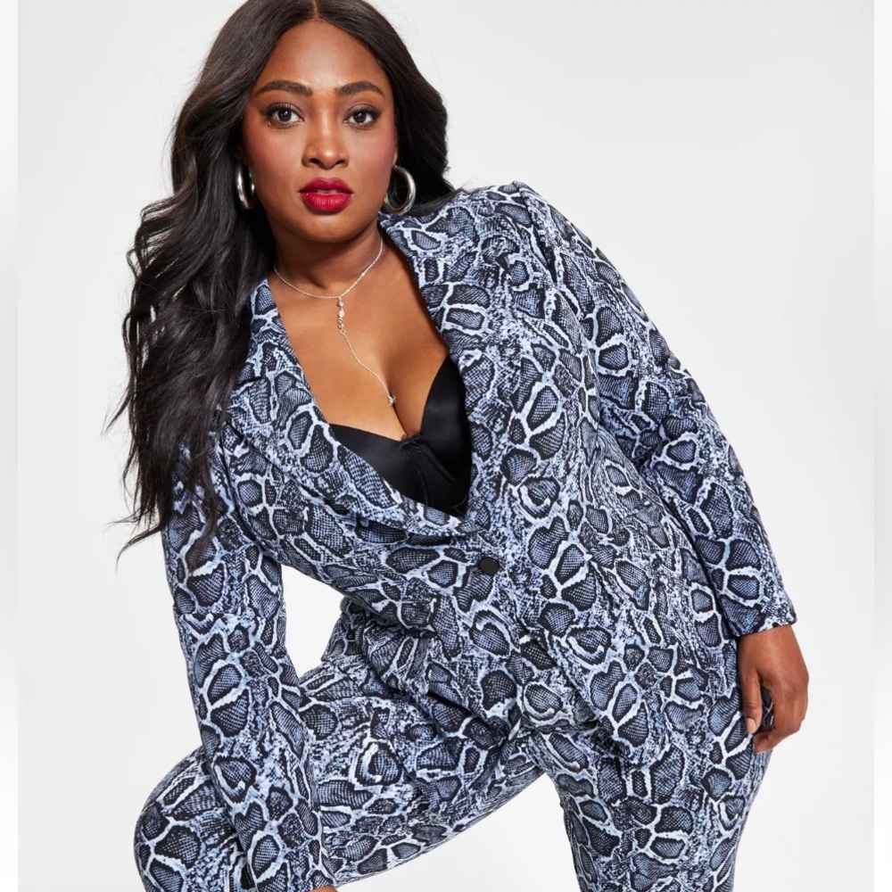 Nina Parker size 14 blue snakeskin print blazer  looks like shades of denim NWT